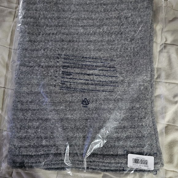 Gap One Size Bouncle Double Char509 Grey Scarf. - Picture 4 of 5